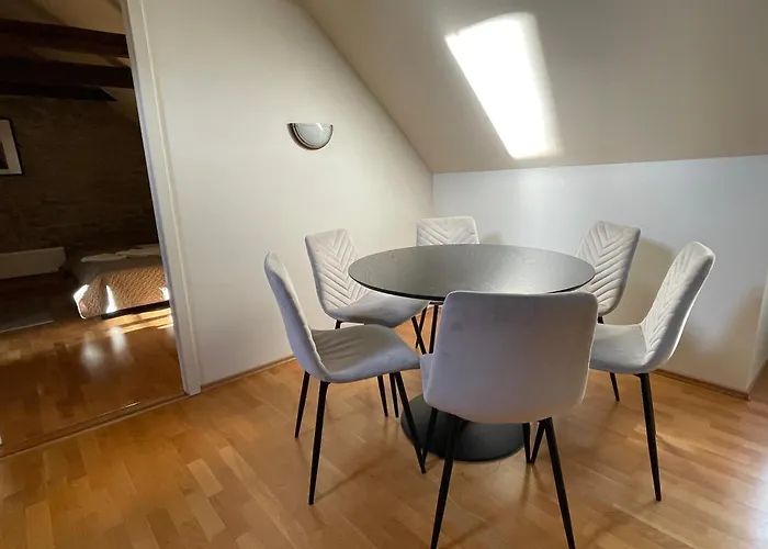Old Town - Muurivahe Apartment